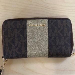 Michael Kors wallet wristlet